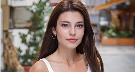 ¿Quién es Elif Dogan? De dónde es ella – Altura – Edad – Serie de TV – Familia