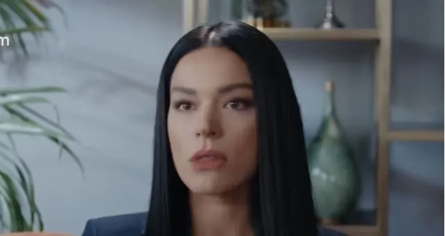 ¡El corazón de Şafak Pekdemir, la Zehra de la serie Yasak Elma, está en la serie de televisión!