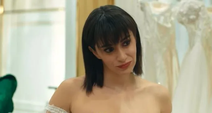 ¡Hay un rastro dejado por Hande Doğandemir de la serie de televisión Annemizi Saklarken!