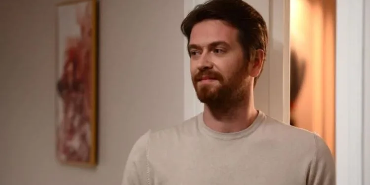 ¡Después de asociarse con Demet Özdemir e İrem Helvacıoğlu, Engin Öztürk tomó la misma decisión por tercera vez!
