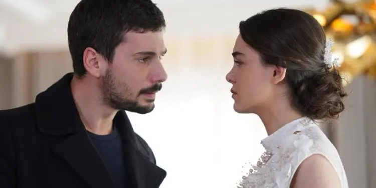 Compartir sorpresa de Hafsanur Sancaktutan y Deniz Can Aktaş sobre su amor que comenzó con Aşk Ağlatır