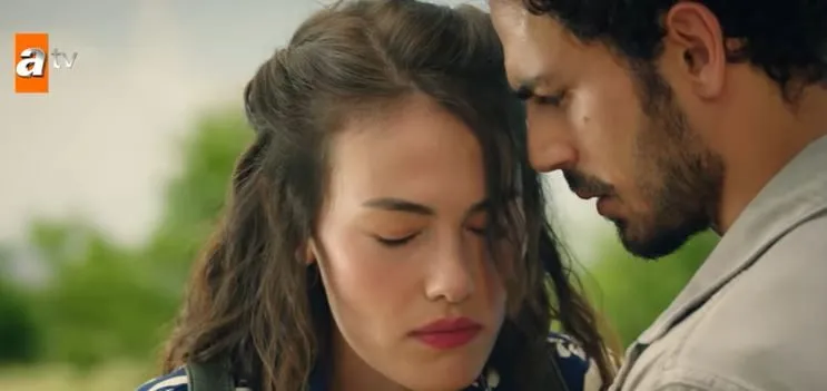 ¡La gran coincidencia de Gülper Özdemir sobre la serie Gül Masalı es muy sorprendente!