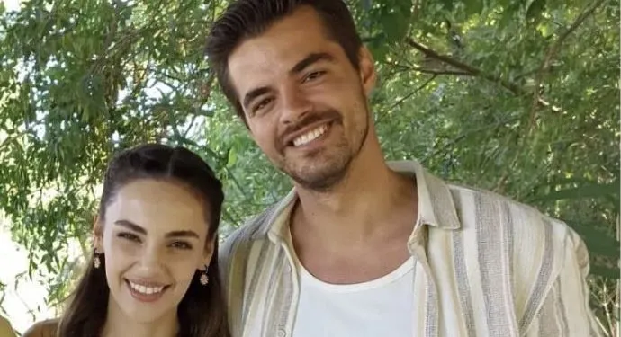 ¡La maravillosa armonía de Yağmur Tanrısevsin y Berk Atan se ha vuelto popular!
