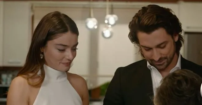 ¡Alp Navruz cortó los pies de su amante Ayça Ayşin Turan del suelo!