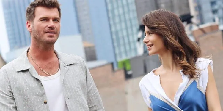 ¡Te sorprenderá ver al equipo de la nueva película de Kıvanç Tatlıtuğ y Beren Saat!