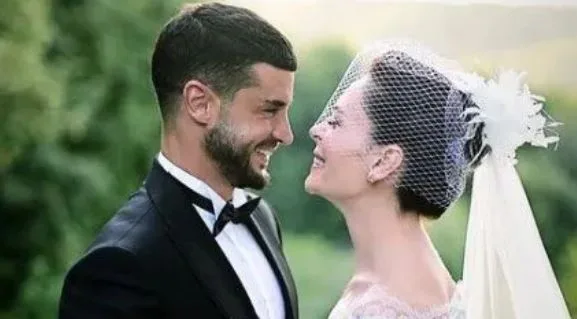 ¡Hubo un desfile de estrellas en la boda de Berk Oktay y Yıldız Çağrı Atiksoy!