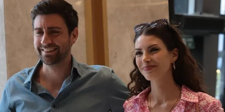 Çağlar Ertuğrul habló sobre su nueva serie, ¡todos, incluido Deniz Baysal, estaban atrapados en su camisa!