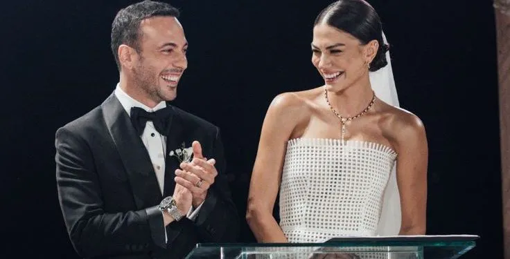 ¡Demet Özdemir destruyó las redes sociales con su estilo parisino!