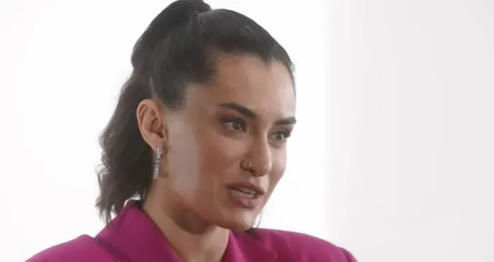 ¡La talentosa actriz Hande Doğandemir viene con el personaje de Sahra!