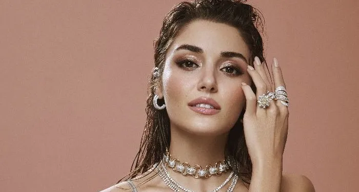 ¡Hande Erçel salió primero entre los actores turcos en una votación mundial!