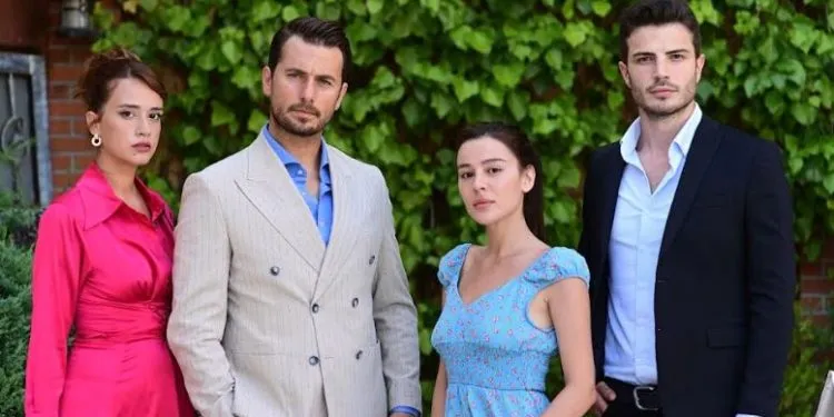 Hakan Dinçkol y Mine Çayıroğlu se conocieron en el papel principal de la nueva serie diaria de Kanal D, Aşk ve Umut