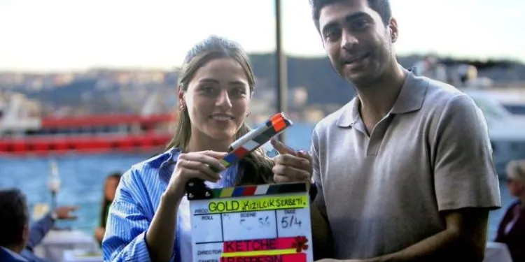 ¡La nueva pareja de series, Sıla Türkoğlu y Doğukan Güngör, vienen a hacer estallar las redes sociales!