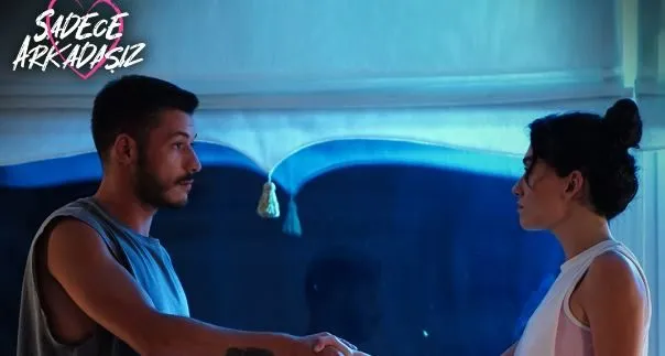 ¡Kubilay Aka y Hazar Ergüçlü ganaron elogios en Exxen con su nueva serie!