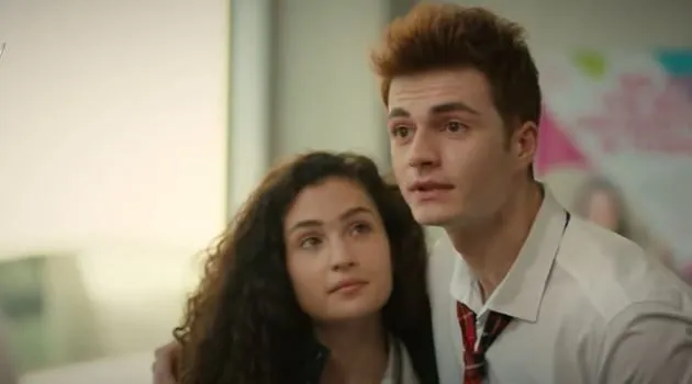 ¡Recep Usta y Melis Minkari están en el plató mientras Berk y Aybike están en la serie de televisión Kardeşlerim!
