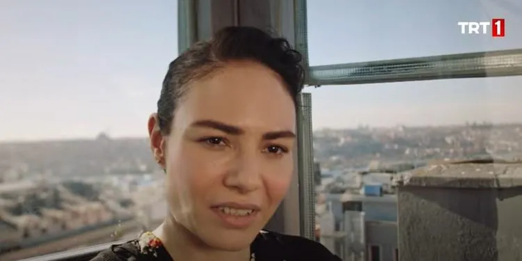 ¡Açelya Devrim Yılhan, que asombró a todos con el Masumlar Apartmanı, está comenzando una nueva serie!