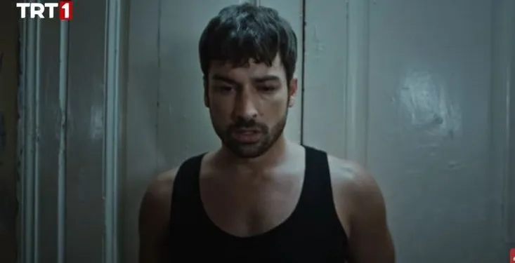 ¡Alp Navruz, que lleva mucho tiempo alejado de las pantallas, llega para quemar corazones!