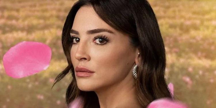 Zehra Yılmaz, la Ece de la serie Gül Masalı; Sencillo, elegante y sincero!
