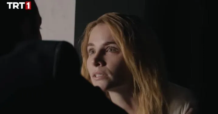 ¡Brillaba como Feride en la serie Yemin y como Celine en la serie Teşkilat! Aquí está Cansu Tuman