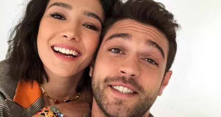 ¡Apoyo de nuevo proyecto de Furkan Andıç a su ex coprotagonista Aybüke Pusat!