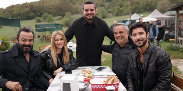¿Cuándo comenzará la serie Sipahi de Show TV? ¡Fanáticos de Özge Gürel y Kaan Yıldırım emocionados!