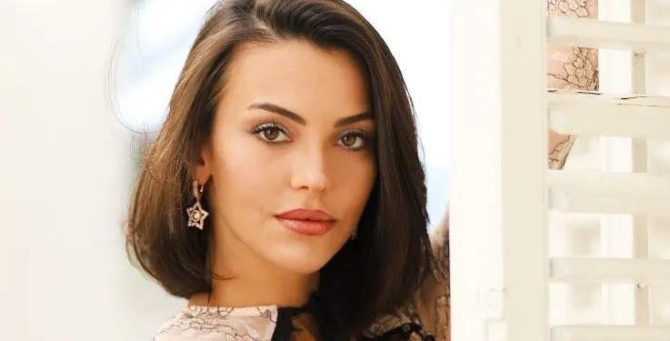 ¡Tuvana Türkay está en el set para el nuevo proyecto!