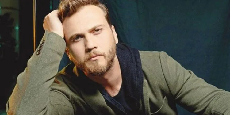 Aras Bulut İynemli le hizo tal gesto a su hermano, ¡que es el nombre sorpresa en la serie Hayatımın Şansı!