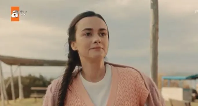 ¡La serie Ateş Kuşları (Pájaros de fuego), que trajo a Hande Soral de vuelta a los sets, tiene una gran diferencia con respecto a sus competidores!