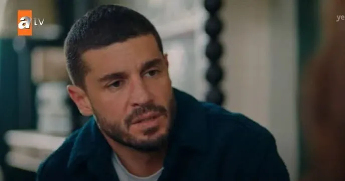 Una confesión como una confesión vino de Berk Oktay en la serie de televisión Bir Küçük Gün Işığı