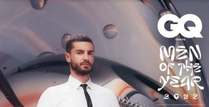 ¡Berk Oktay merece el premio ‘cara de pantalla del año’ que ganó!