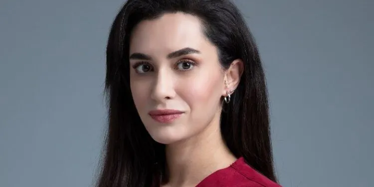 ¡Aquí está el nuevo papel de Hande Doğandemir!