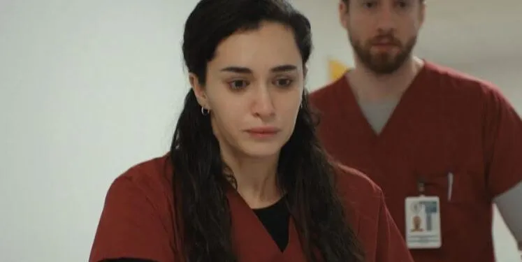 Hande Doğandemir dejó atrás la serie Hayat Bugün, que llegó a la final, ¡y trajo nuevos proyectos a la agenda!