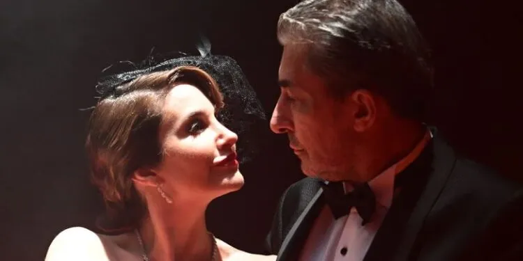 Rojda Demirer ha estado muy bien en la serie de televisión O Kız a la que acaba de unirse, ¡la historia es colorida!
