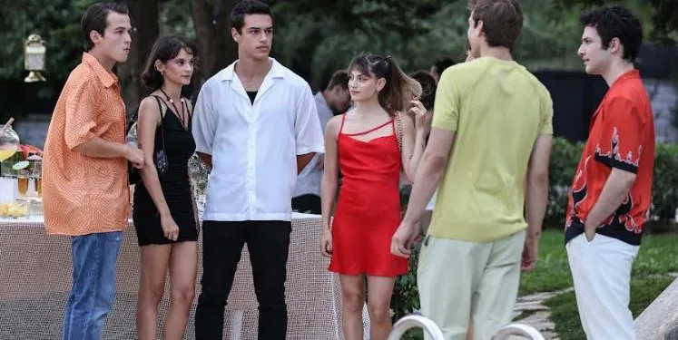 La serie Tozluyaka no es buena en los ratings, pero obtiene un gran apoyo en las redes sociales.
