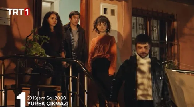 ¡Mira cómo Alp Navruz e İrem Helvacıoğlu esperan la publicación de Yürek Çıkmazı!