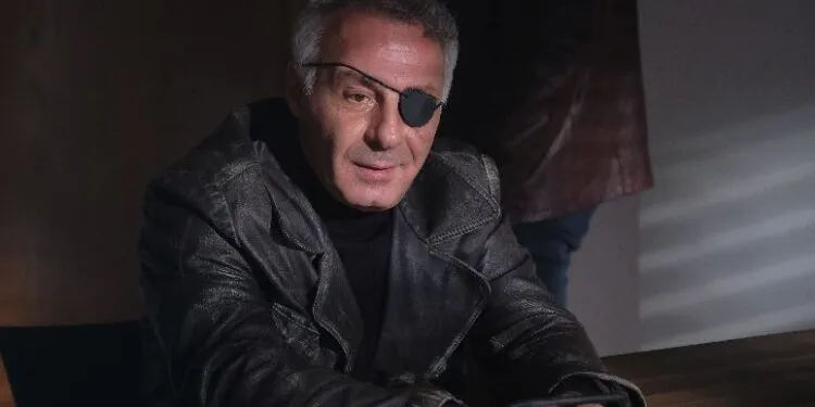 ¡Una sorpresa de villano tan bien escrita para Ahmet Saracoglu en la serie Ateş Kuşları!
