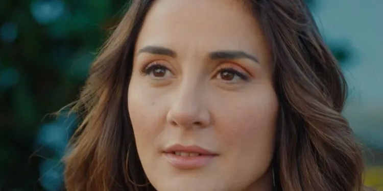 Boncuk Yılmaz, que vuelve a estar en la agenda con la serie Zeytin Ağacı, está experimentando una primicia con Ateş Kuşları