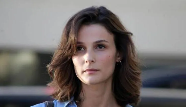 ¡Büşra Develi anunció con entusiasmo las buenas noticias de la primera serie de televisión de 2023 a sus fanáticos!