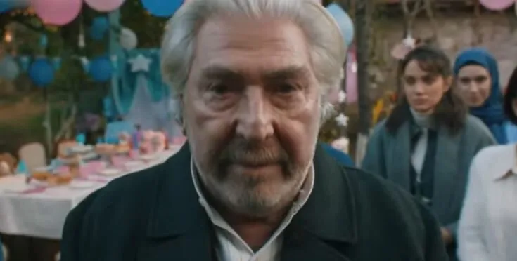 ¡Erdal Özyağcılar, quien llegó a la final de la serie Balkan Ninnisi, se enamoró!