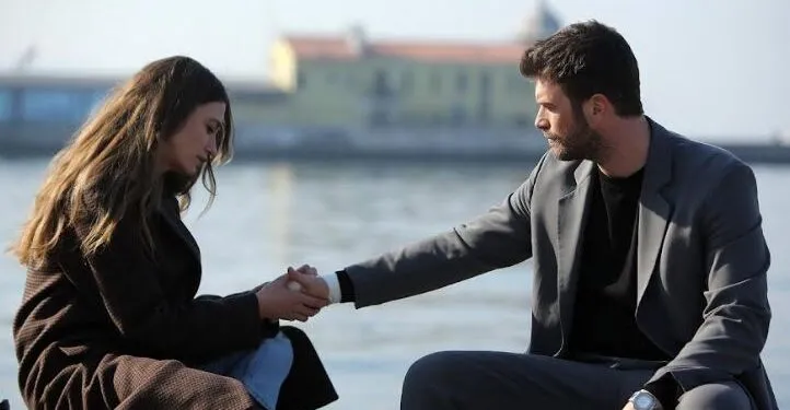 ¡Las celebridades en papeles secundarios estarán en la agenda, así como Serenay Sarıkaya y Kıvanç Tatlıtuğ en la serie Aile!