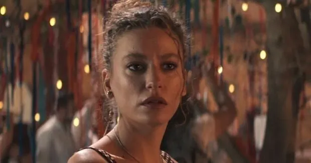 ¡Serenay Sarıkaya está experimentando la misma experiencia que Hazal Kaya con la serie Şahmaran!