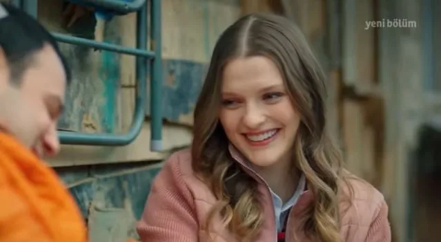 Ella brilló como Harika en la serie de televisión Kardeşlerim, ¡no puede creer lo que ve cuando ve a Gözde Türker en su nuevo papel!