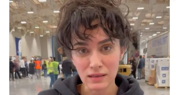 ¡La famosa actriz Hande Doğandemir se convirtió en la voz de los disturbios después del terremoto!