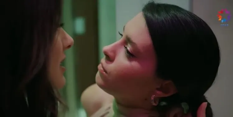 ¡Buçe Buse Kahraman, Pelin de la serie Yalı Çapkını, tiene el ojo puesto en otro personaje de la serie!