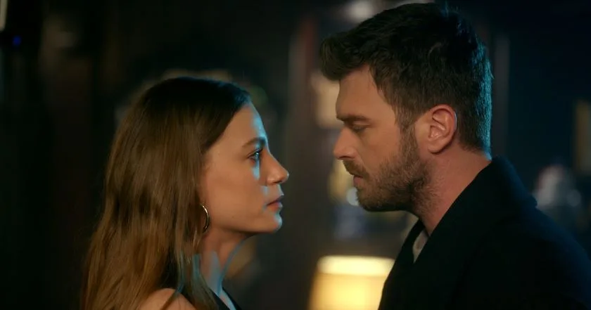 La serie Aile ha demostrado su madurez ahora, ¡la influencia de Kıvanç Tatlıtuğ y Serenay Sarıkaya se refleja en las cifras!