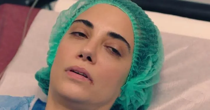 ¡El papel principal real ha cambiado en la serie Kızılcık Şerbeti! ¡Ceren Yalazoğlu Karakoç dirigirá el éxito de la serie!