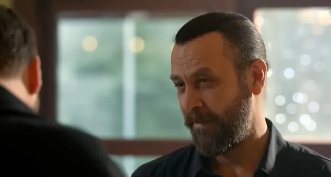 ¡Nunca puede ser falso! Nejat İşler deja su huella en cada papel, ¡como en la serie Aile!
