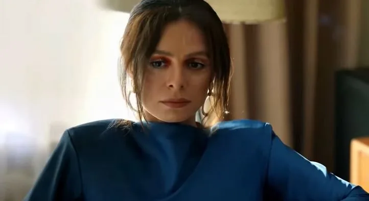 ¡Özge Özpirinçci sorprenderá a sus fans con dos proyectos sorpresa!