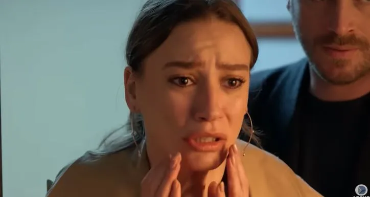 ¡Qué tipo de actuación es esta en la serie Aile, sentimos la felicidad y el dolor en el rostro de Serenay Sarıkaya!