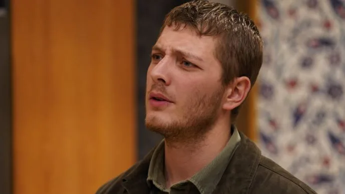 ¡Burak Tozkoparan pudo tocar los corazones de la audiencia en la serie Ateş Kuşları!