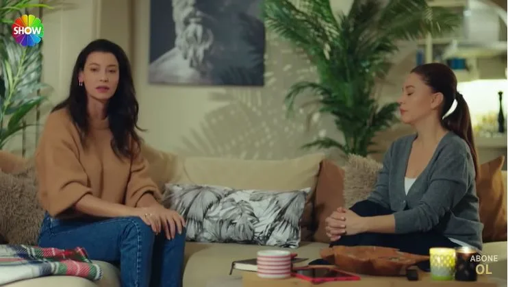 ¡Este es el poder de Evrim Alasya y Müjde Uzman, los dos actores de la serie Kızılcık Şerbeti!
